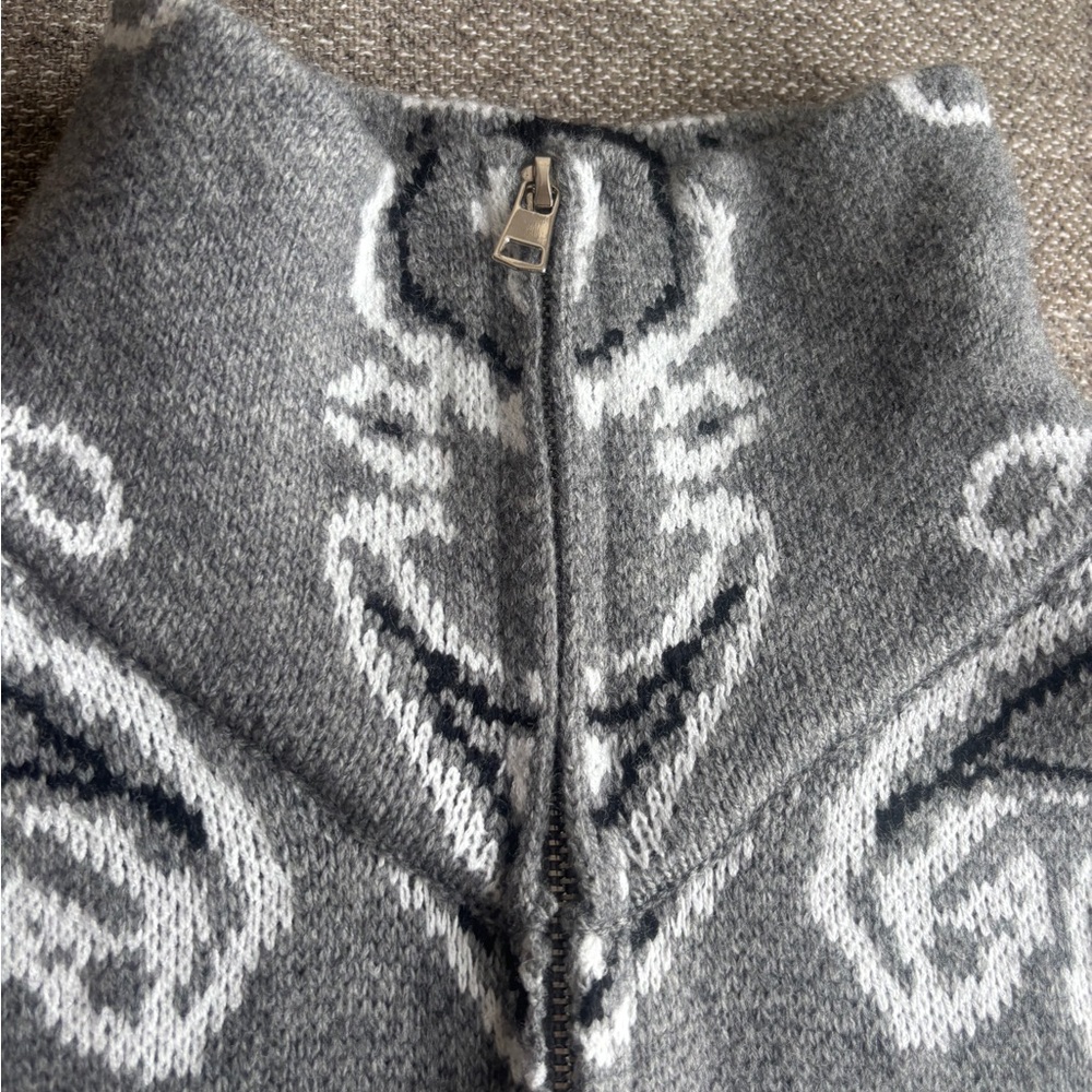 NWOT Gray Bandana Zip-Up Sweater Size Medium - Picture 4 of 10